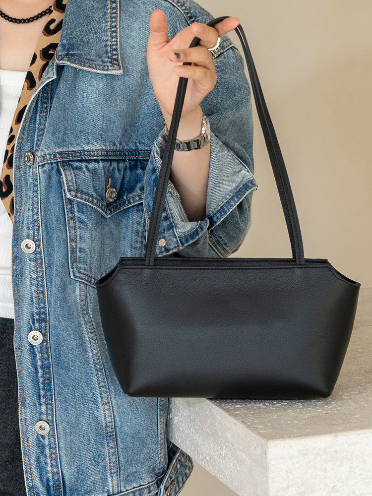 Women's shoulder bag