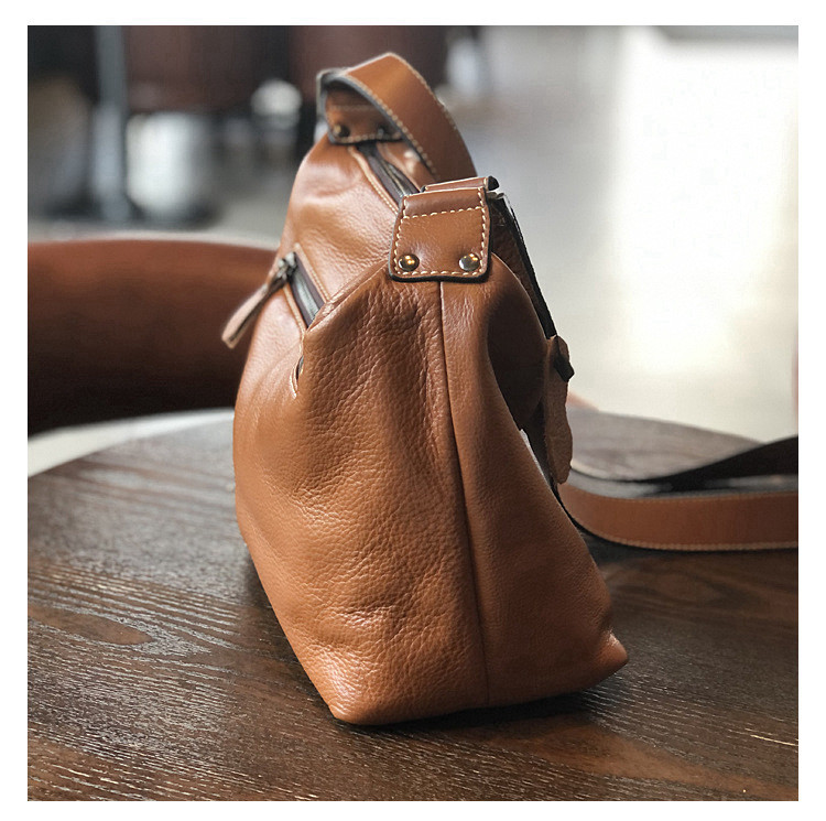 Women's shoulder bag