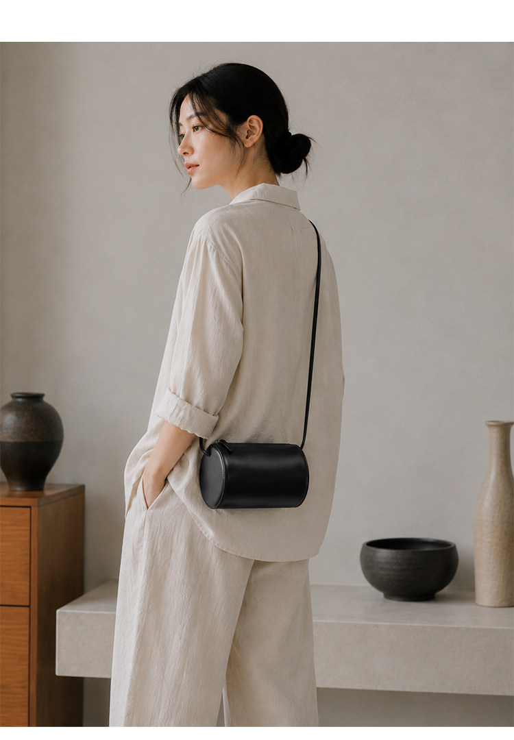 Women's shoulder bag