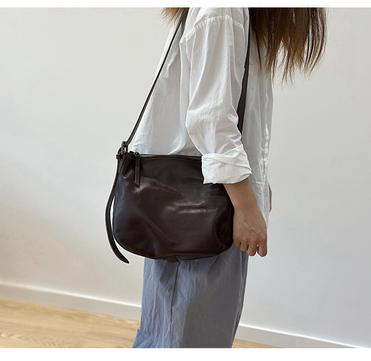 Women's shoulder bag