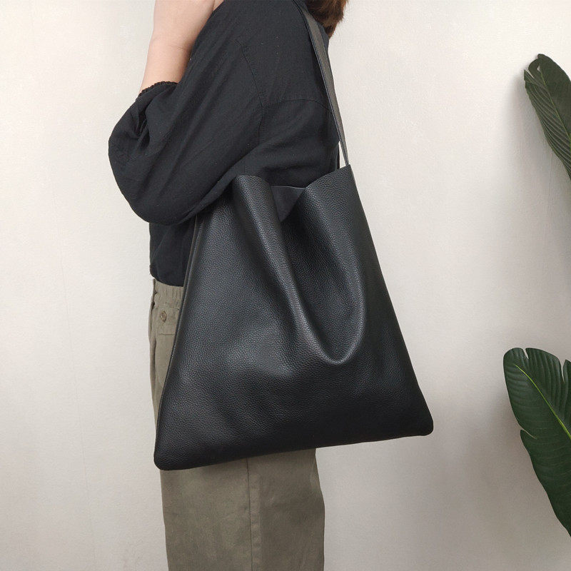 Women's shoulder bag