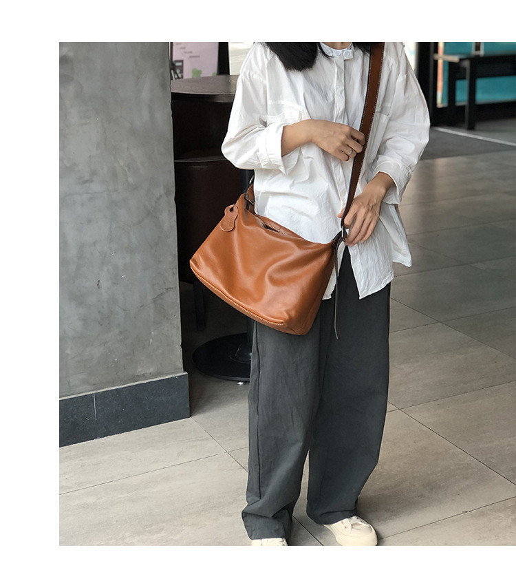Women's shoulder bag