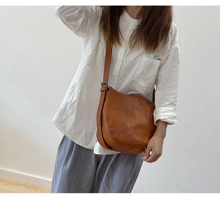Women's shoulder bag