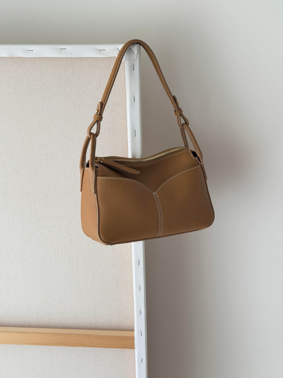 Women's shoulder bag