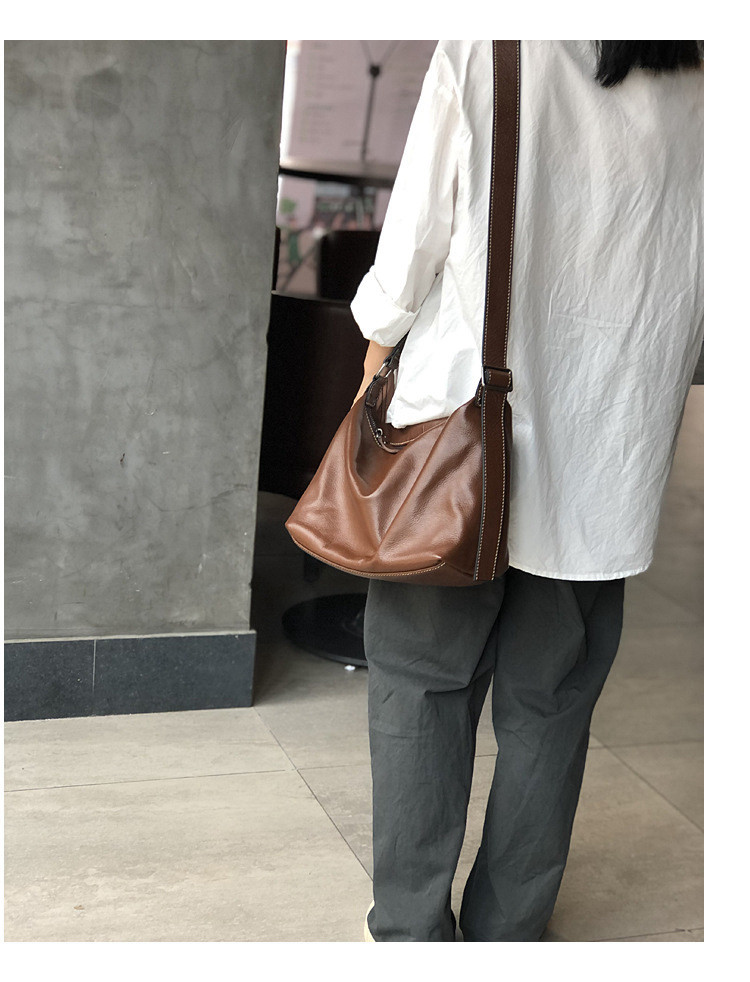 Women's shoulder bag