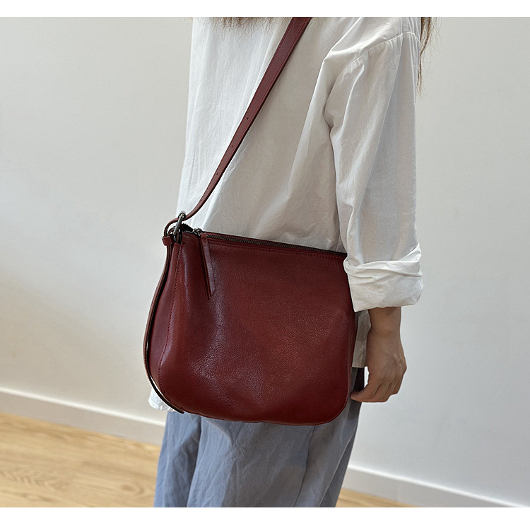 Women's shoulder bag