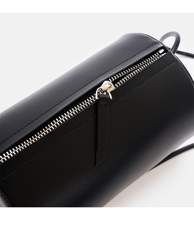 Women's shoulder bag