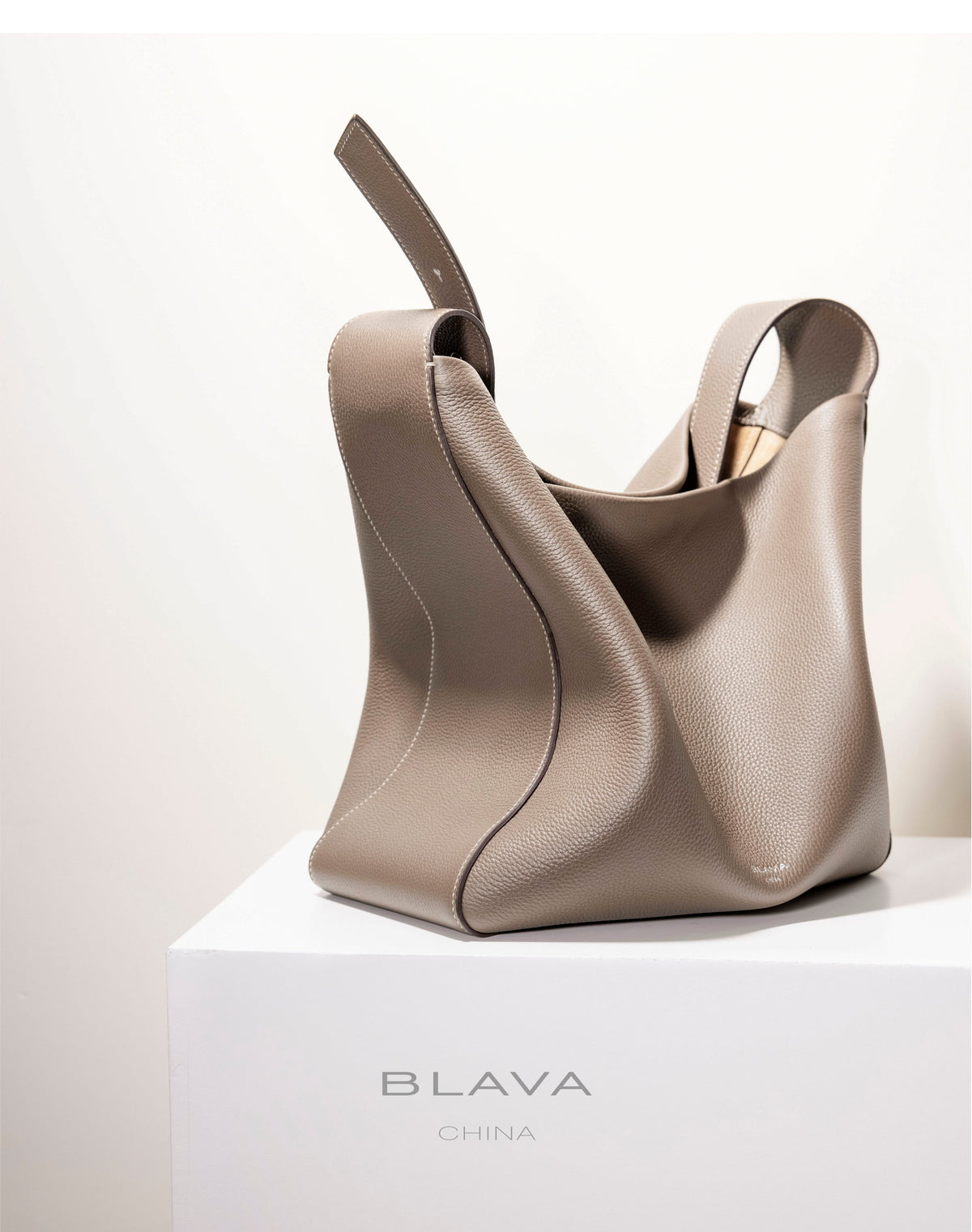 BLAVA Oriental Leather Large Hobo