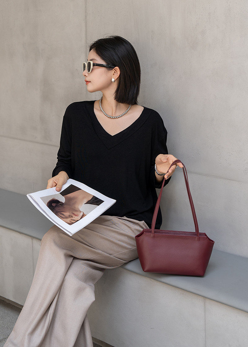 Women's shoulder bag