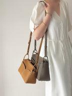Women's shoulder bag