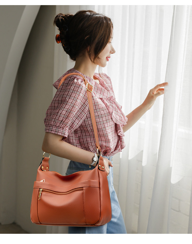 Women's shoulder bag