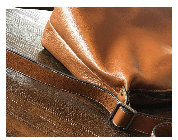 Women's shoulder bag