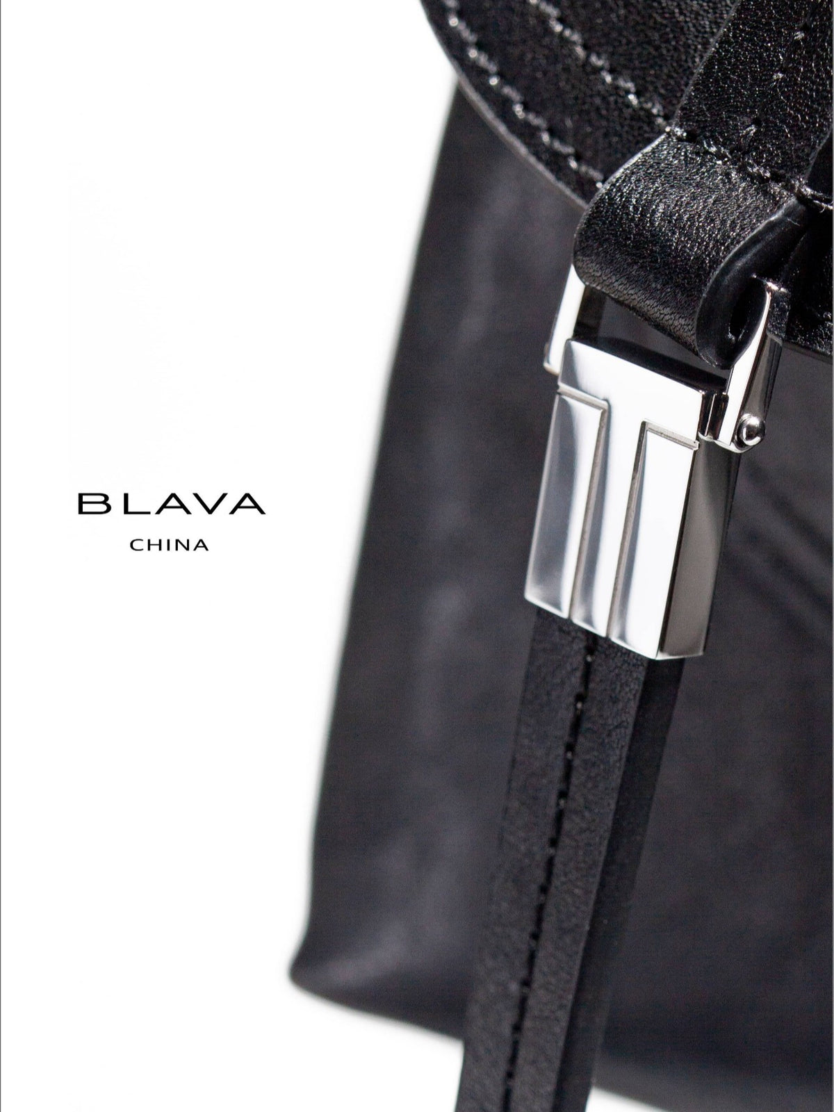 BLAVA Veg-Tanned Pocket Hobo Bag
