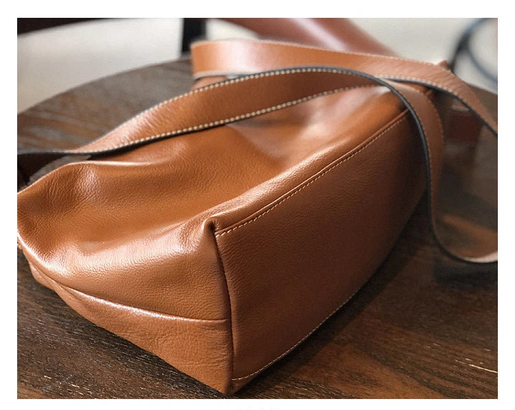 Women's shoulder bag