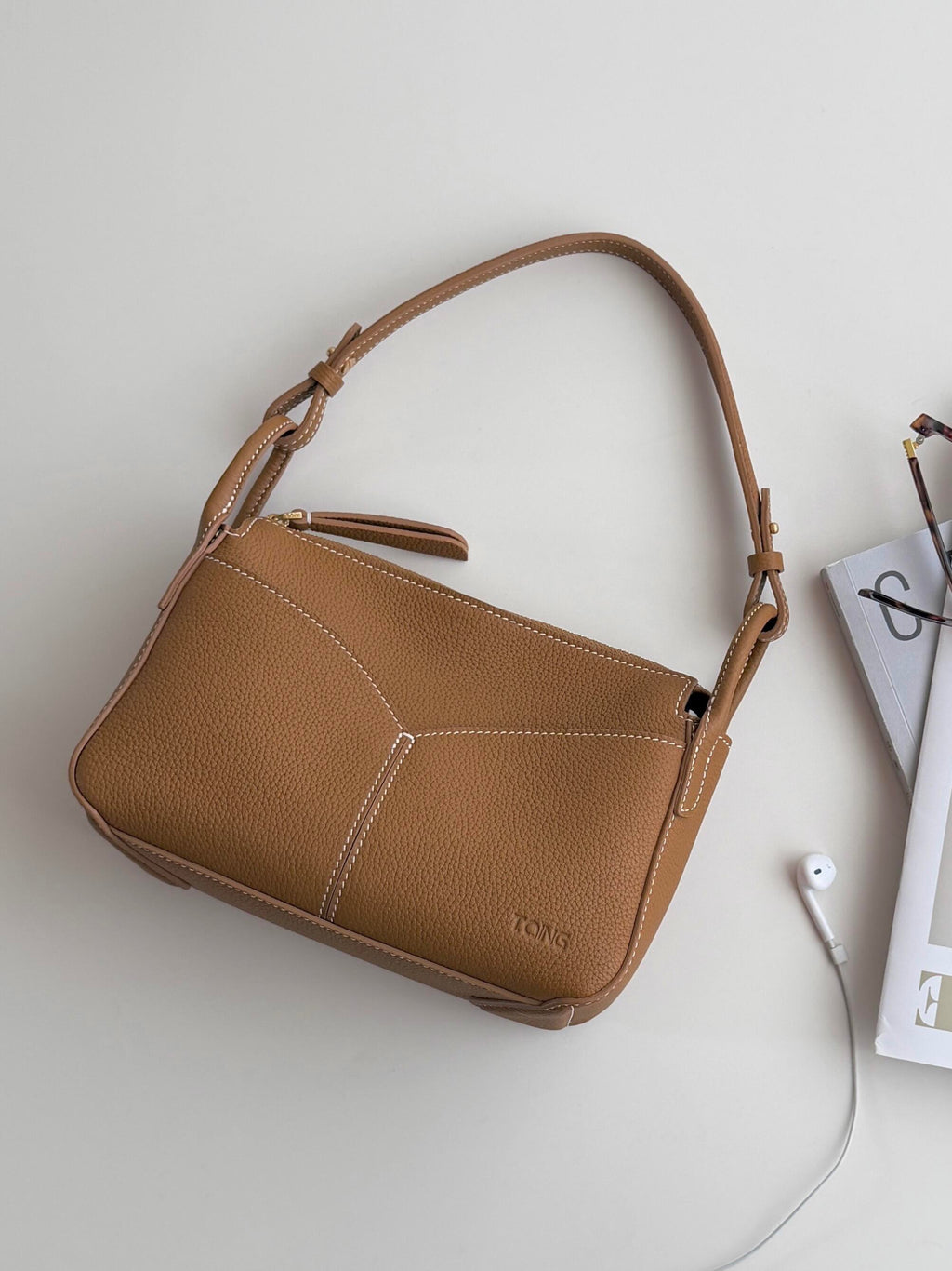 Women's shoulder bag