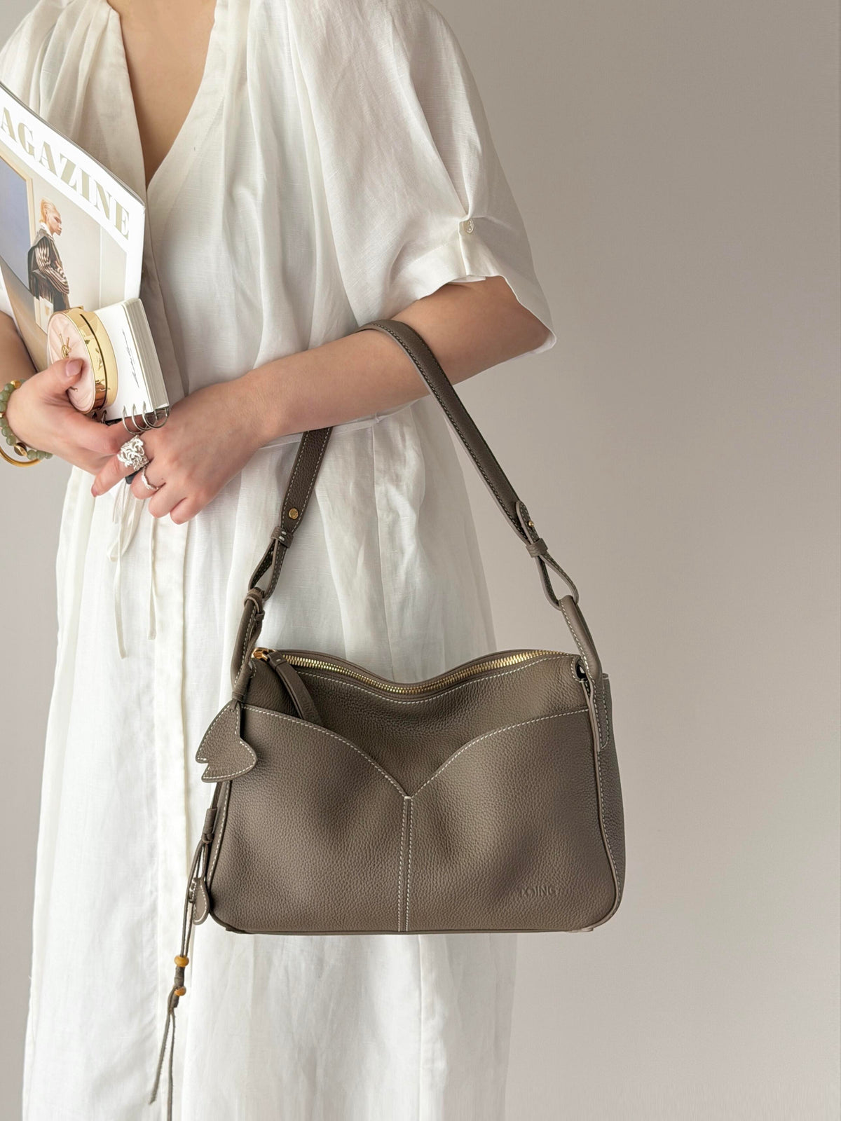 Women's shoulder bag