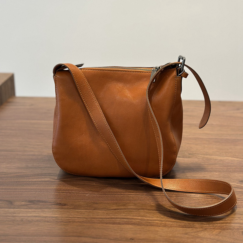 Women's shoulder bag