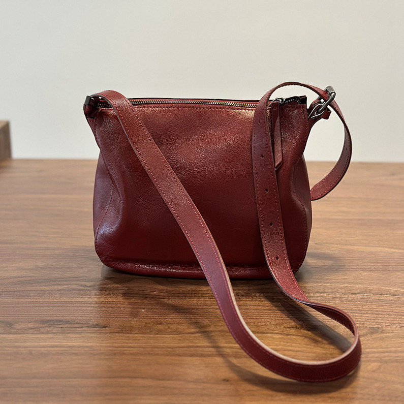 Women's shoulder bag