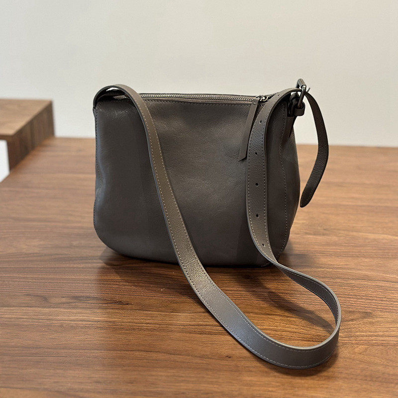 Women's shoulder bag