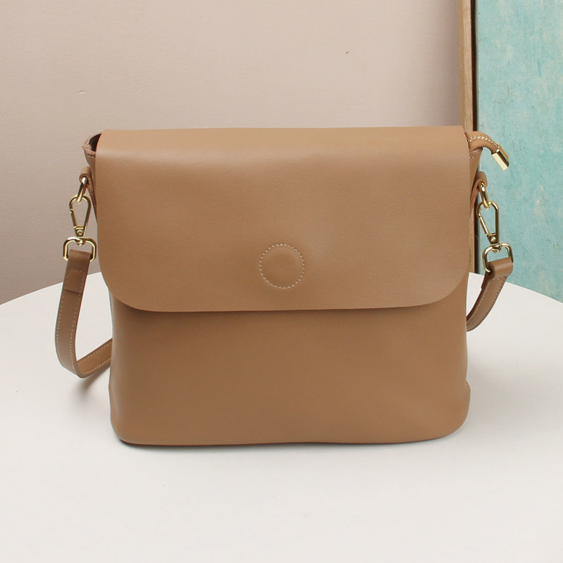Women's shoulder bag